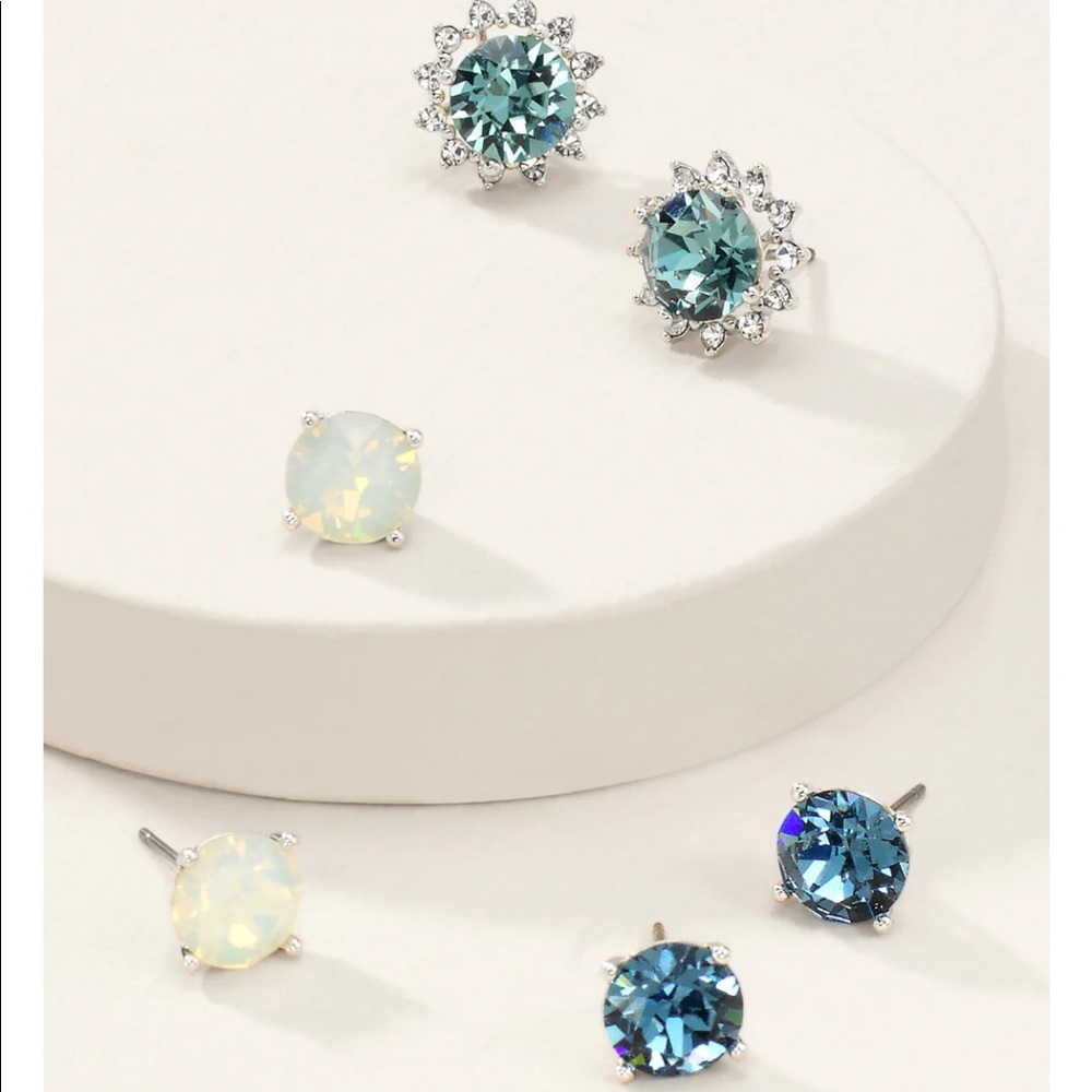 New in Box Stella and Dot Halo Sparkle Studs in navy/blue